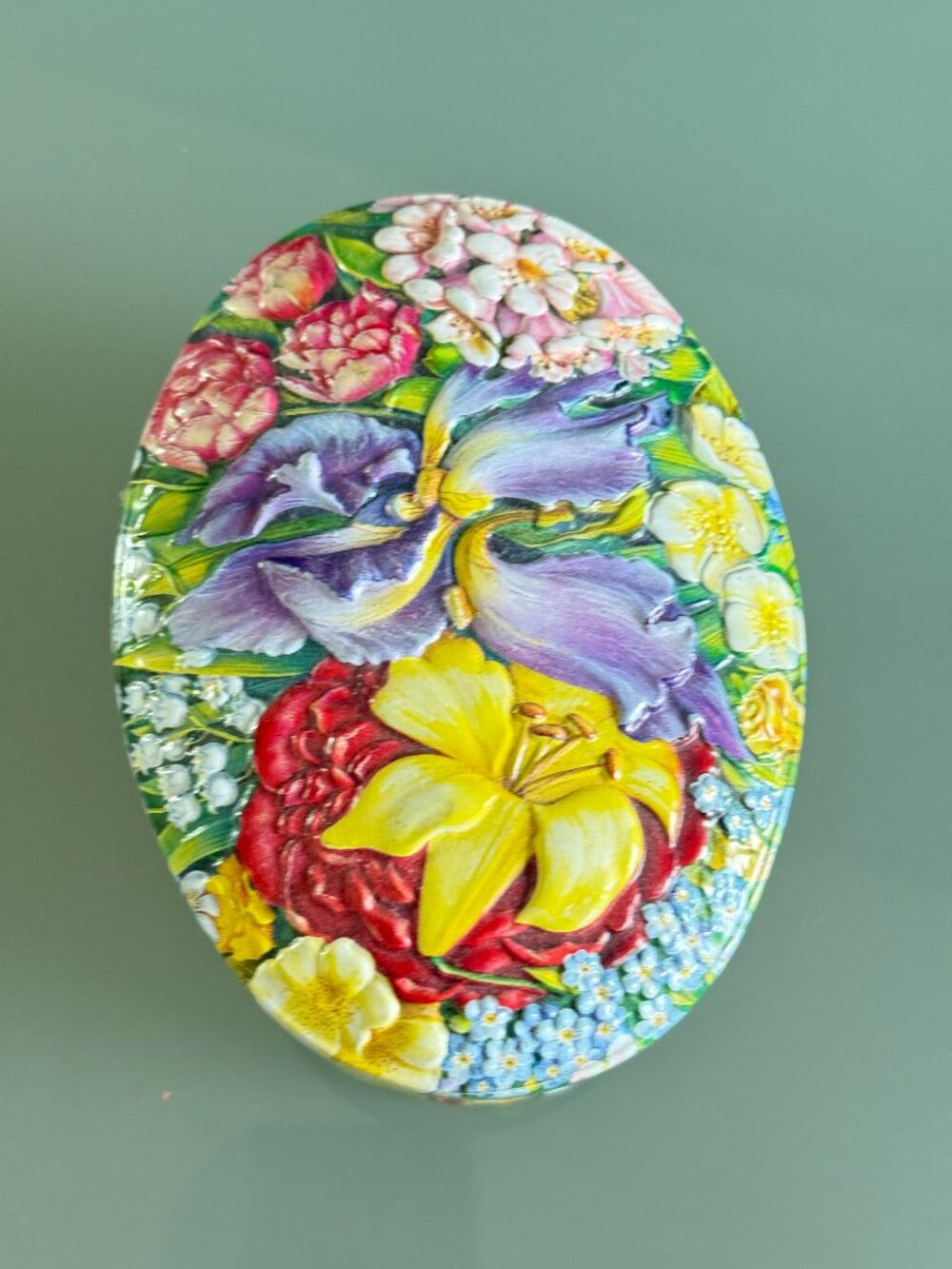 Churchill's Box Vintage metal flower colorful tin can 70" - Picture 5 of 8